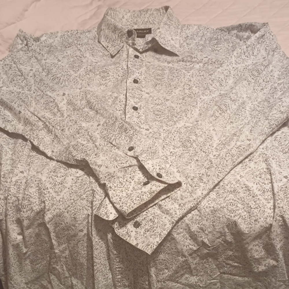 Ariat Gray and White Casual Button Down Shirt